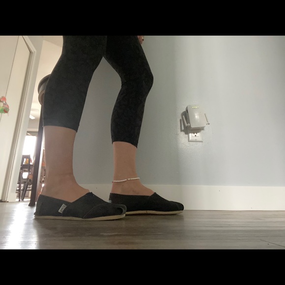 Black Toms size 36. Non smoking pet free home - Picture 2 of 4